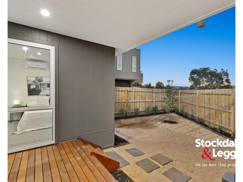 12/111-115 Augustine Terrace, Glenroy VIC 3046
