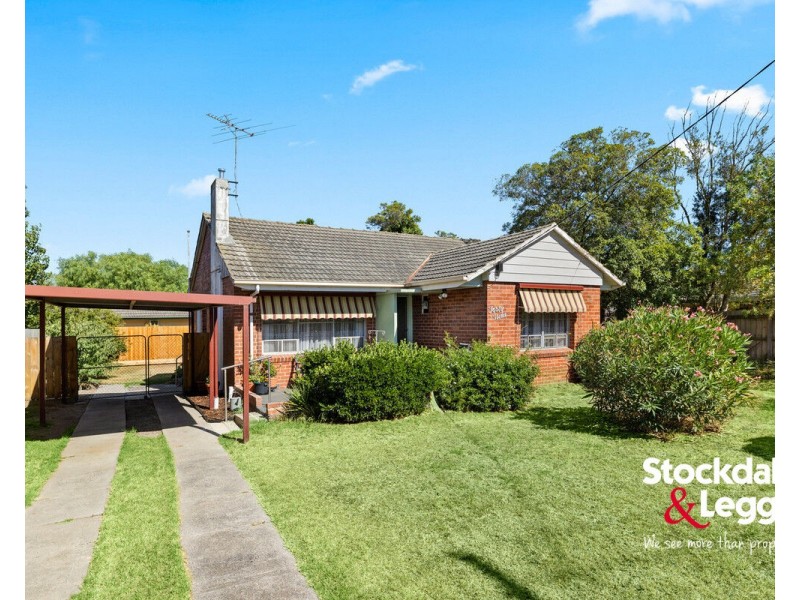 49 Emu Parade, Jacana VIC 3047