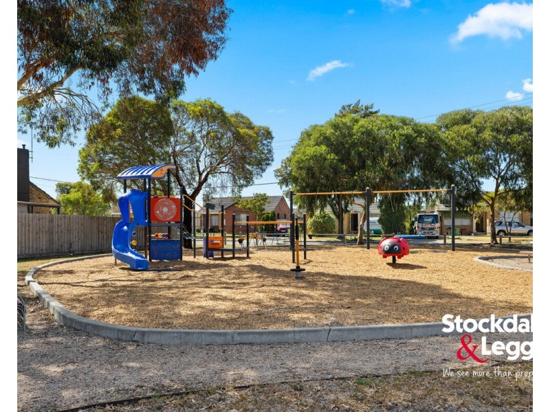 49 Emu Parade, Jacana VIC 3047