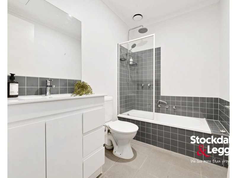 2/4 Wests Road, Maribyrnong VIC 3032
