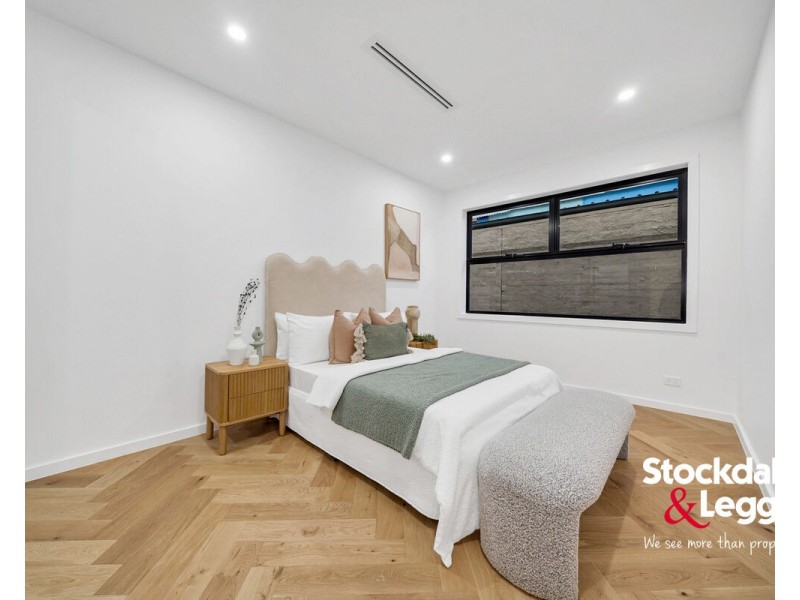 25A Grandison Grove, Oak Park VIC 3046