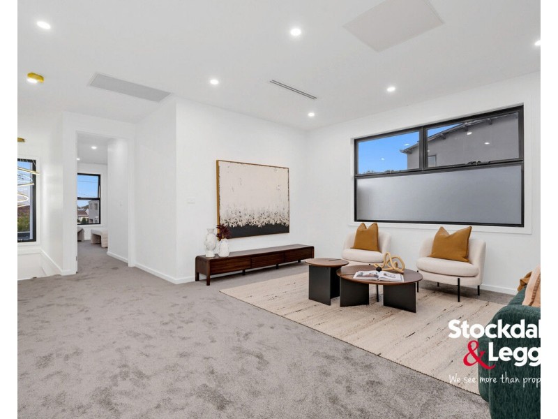 25A Grandison Grove, Oak Park VIC 3046