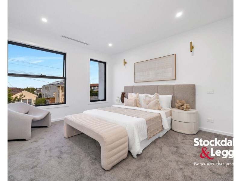 25A Grandison Grove, Oak Park VIC 3046