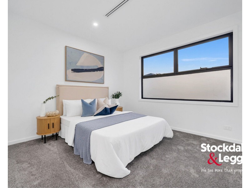 25A Grandison Grove, Oak Park VIC 3046