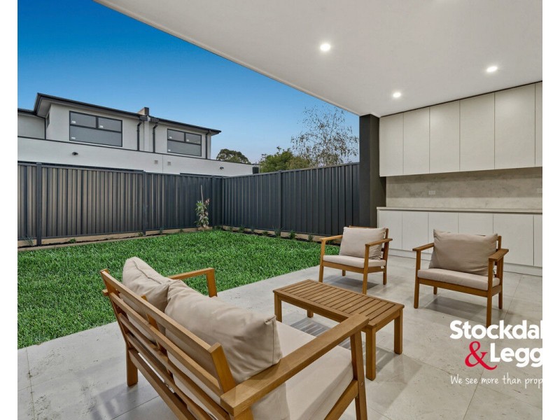25A Grandison Grove, Oak Park VIC 3046