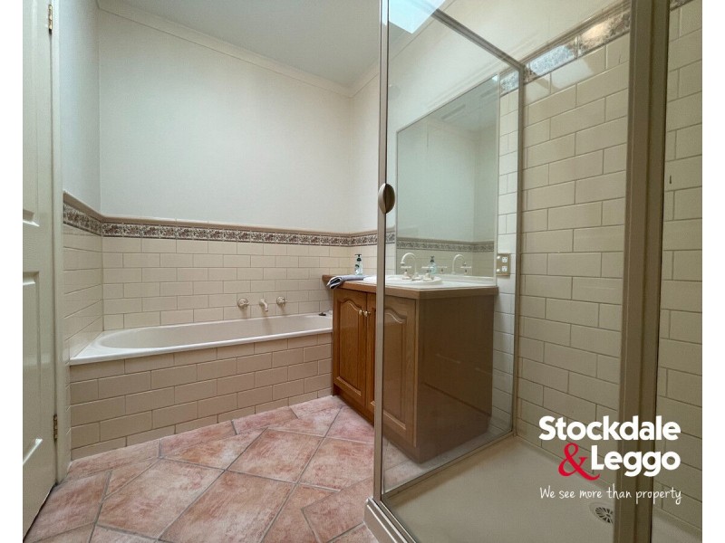 1/27 Fleetwood Drive, Greenvale VIC 3059