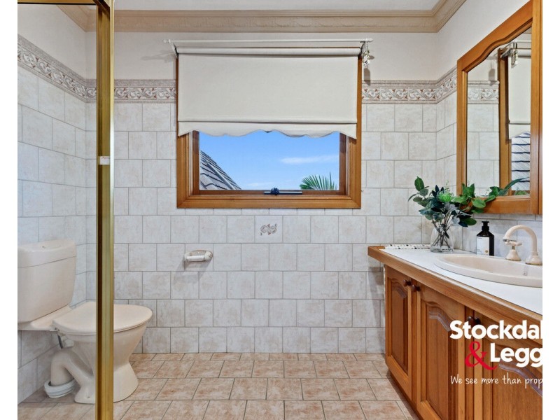 24 Freeman Drive, Glenroy VIC 3046