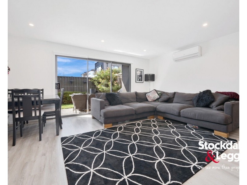 18 Stonewood Circuit, Hadfield VIC 3046