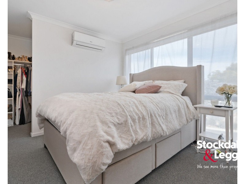 18 Stonewood Circuit, Hadfield VIC 3046