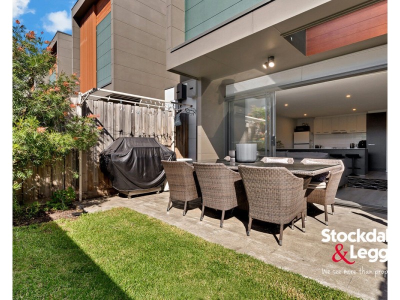 18 Stonewood Circuit, Hadfield VIC 3046