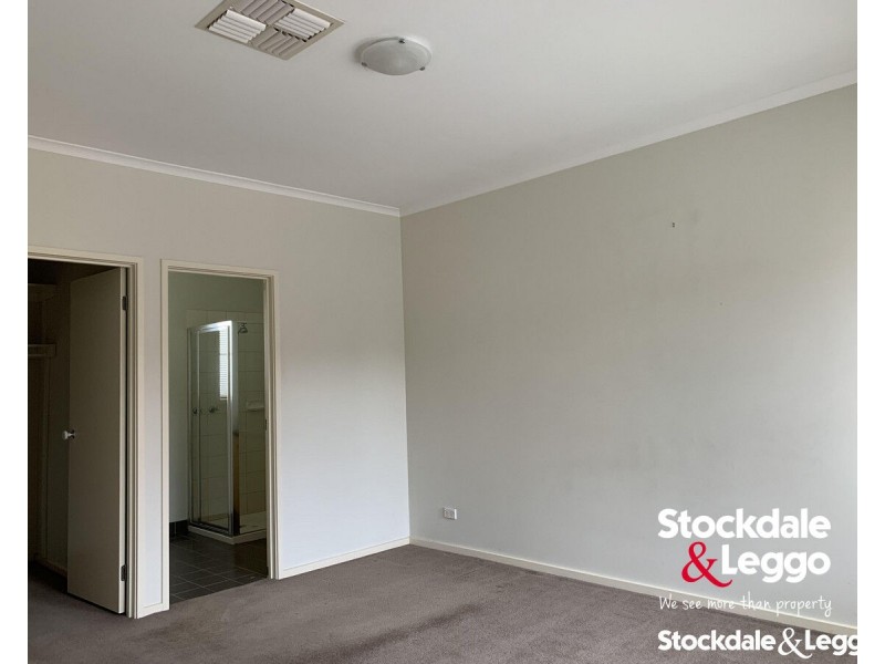 12 Balerno Circle, Gowanbrae VIC 3043