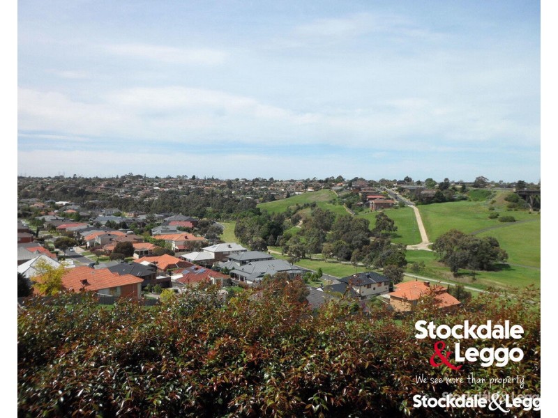 12 Balerno Circle, Gowanbrae VIC 3043