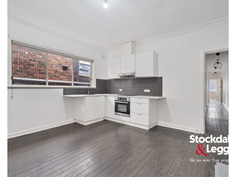 116 Snell Grove, Oak Park VIC 3046