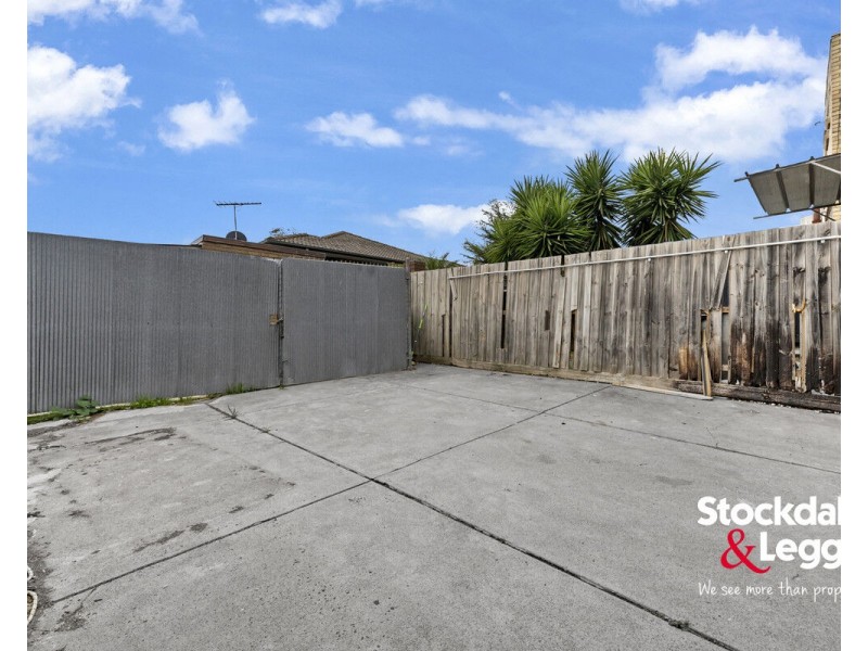 116 Snell Grove, Oak Park VIC 3046