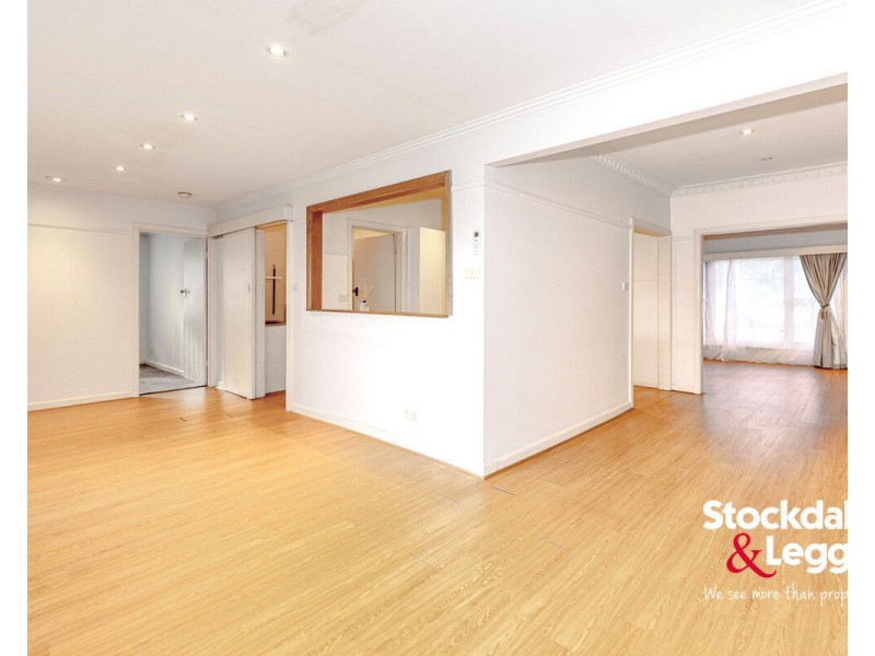 13 Station Road, Oak Park VIC 3046