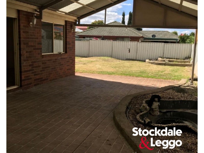 24 Waterford Avenue, Craigieburn VIC 3064