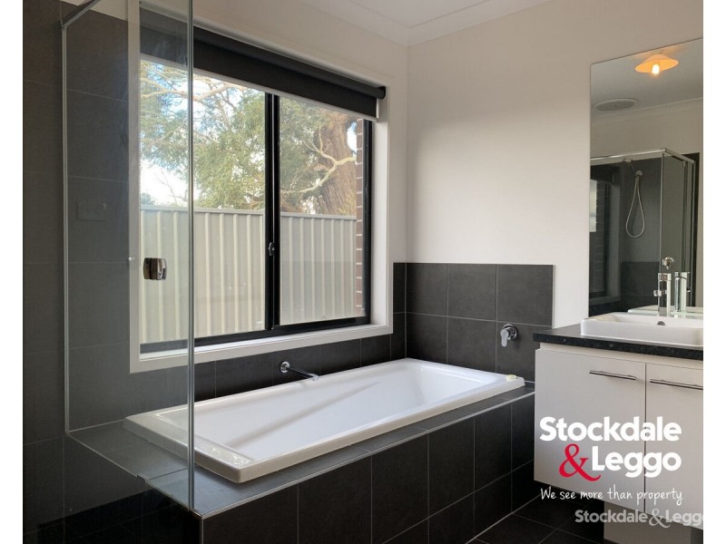 3 Greenaway Drive, Kilmore VIC 3764