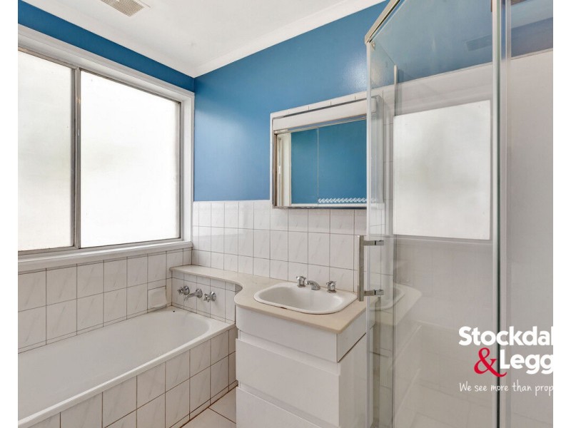 42 North Circular Road, Gladstone Park VIC 3043