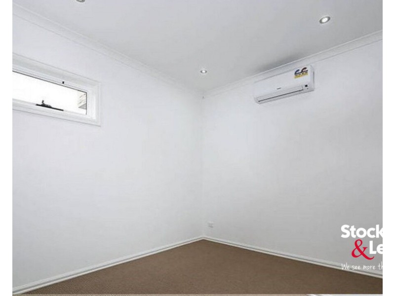 2/10 View Street, Glenroy VIC 3046