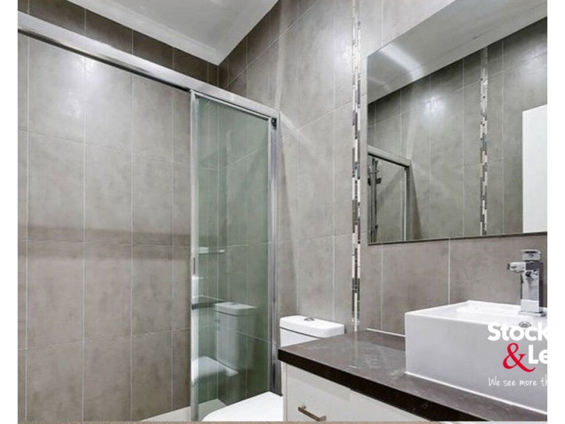 2/10 View Street, Glenroy VIC 3046