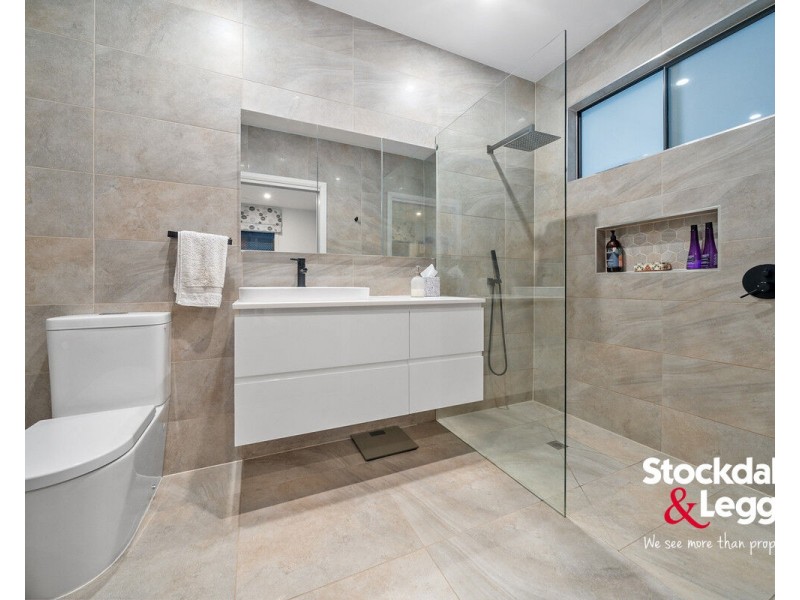 1 Wheatsheaf Road, Glenroy VIC 3046