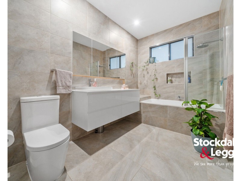 1 Wheatsheaf Road, Glenroy VIC 3046