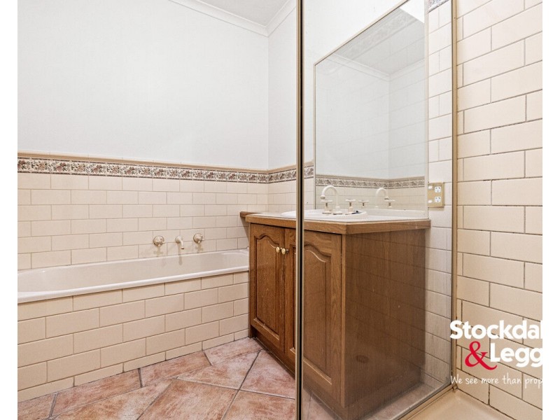 1/27 Fleetwood Drive, Greenvale VIC 3059