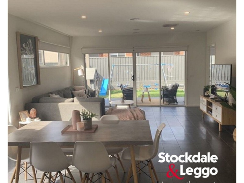 18 Bianca Crescent, Greenvale VIC 3059