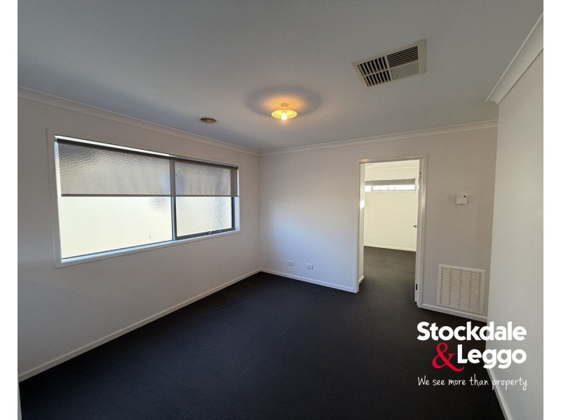 7 Leicester Way, Mickleham VIC 3064