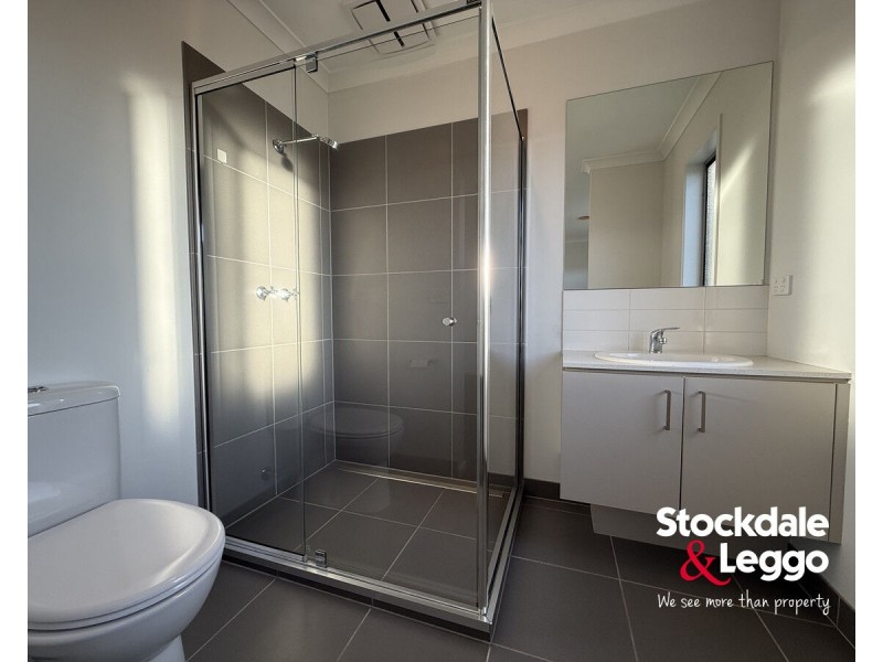 7 Leicester Way, Mickleham VIC 3064