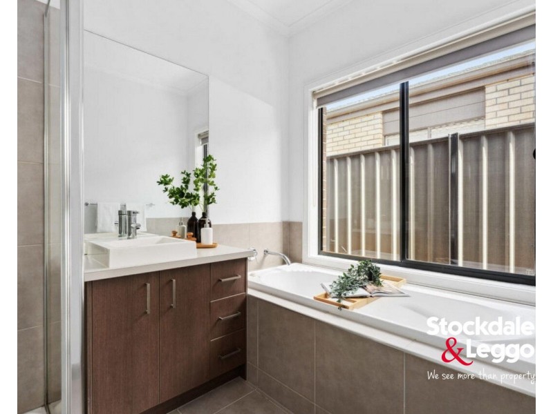 14 Balconies Way, Craigieburn VIC 3064