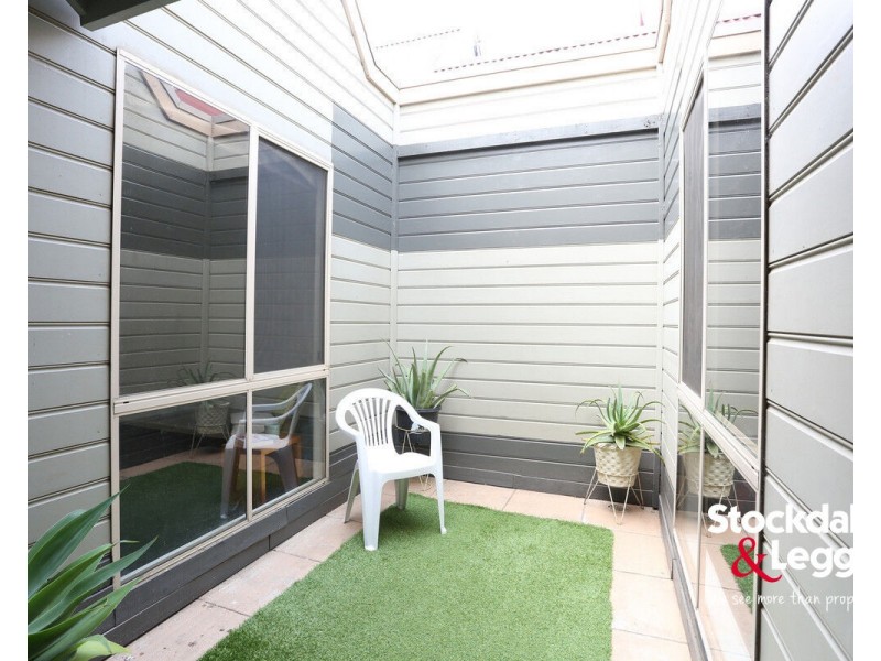 2/9 Sherwood Street, Hadfield VIC 3046