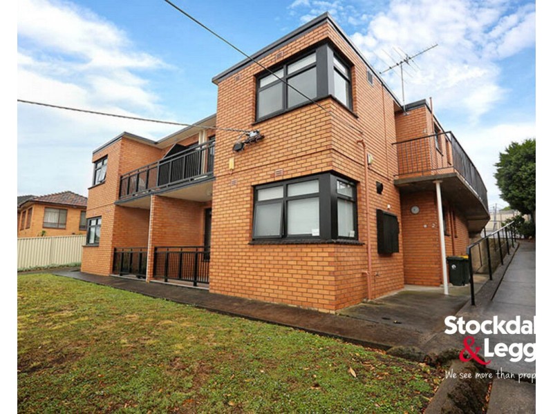 4/64 New Road, Oak Park VIC 3046
