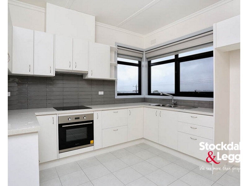 4/64 New Road, Oak Park VIC 3046