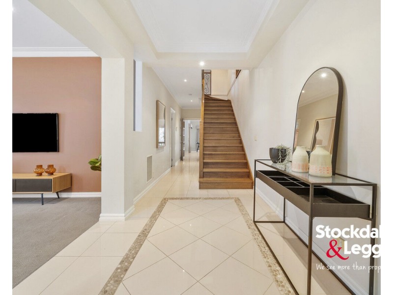 40 Fraserburgh Crescent, Greenvale VIC 3059