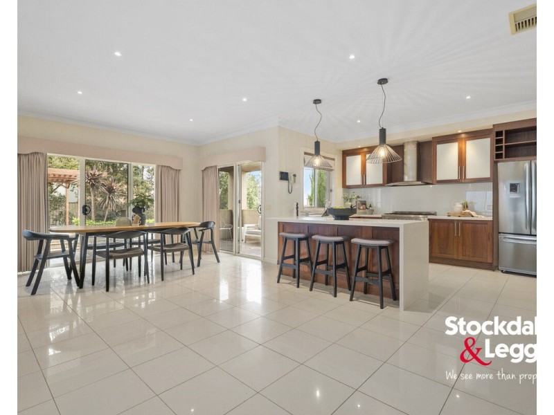 40 Fraserburgh Crescent, Greenvale VIC 3059