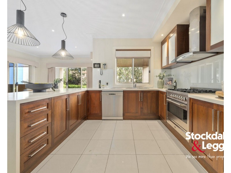 40 Fraserburgh Crescent, Greenvale VIC 3059