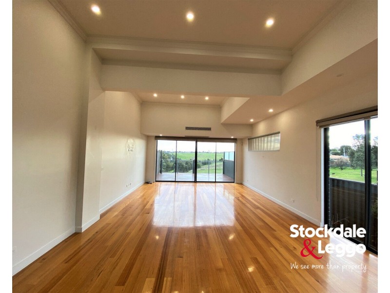 9A Freeland Grove, Jacana VIC 3047