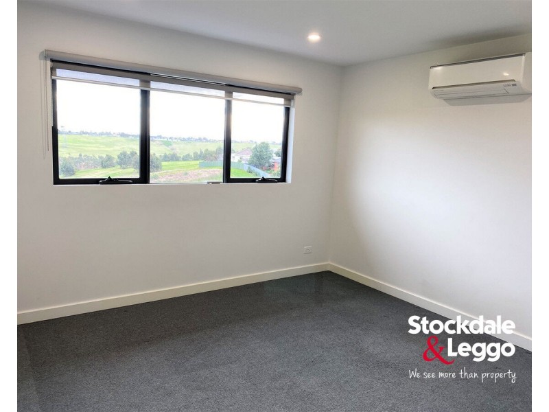9A Freeland Grove, Jacana VIC 3047