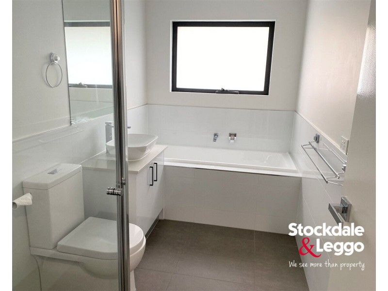 9A Freeland Grove, Jacana VIC 3047