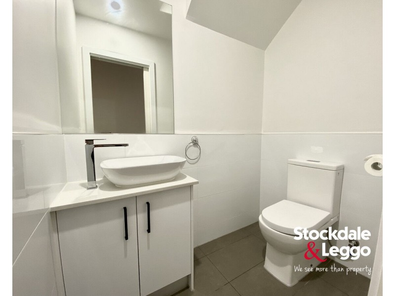9A Freeland Grove, Jacana VIC 3047
