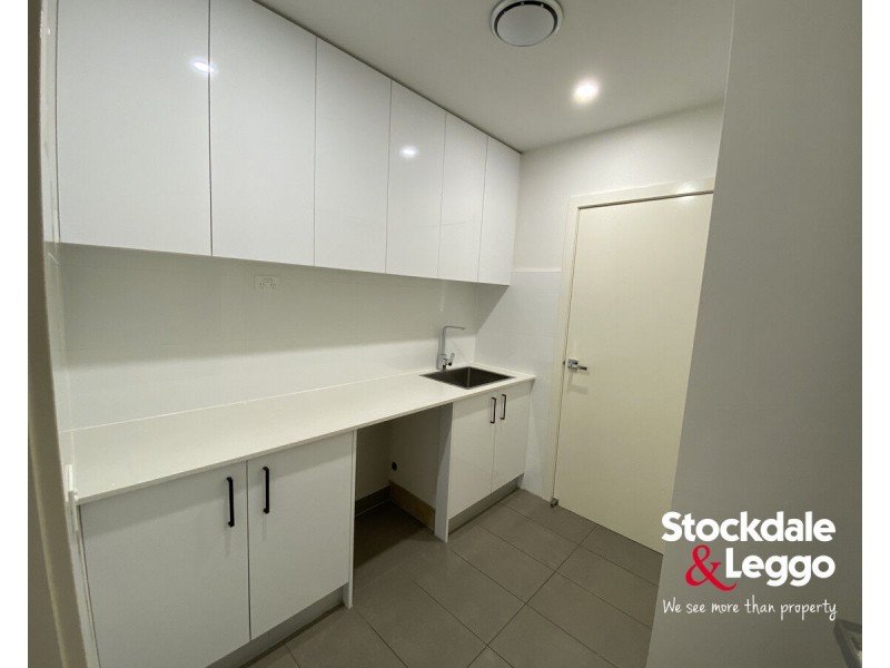 9A Freeland Grove, Jacana VIC 3047