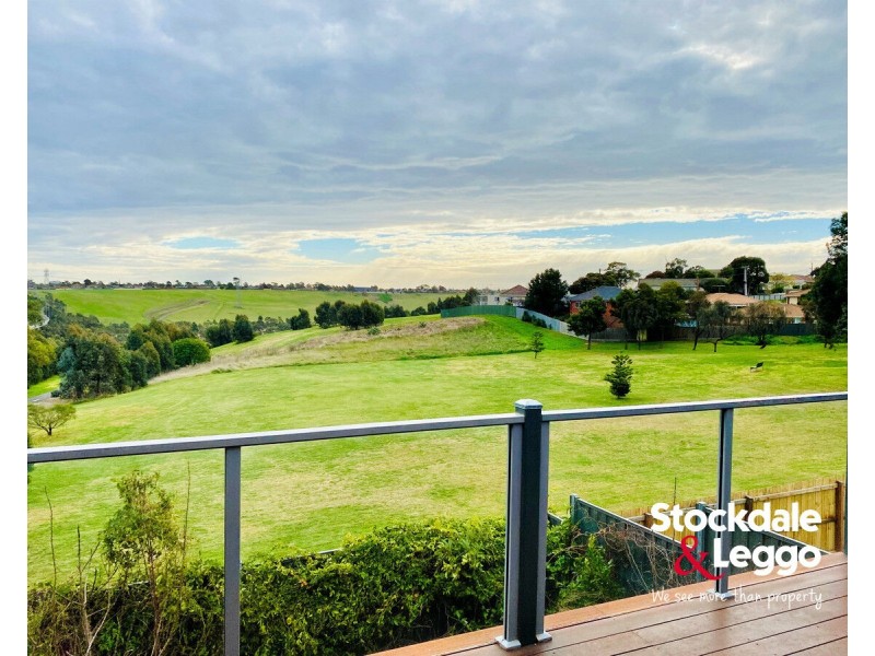 9A Freeland Grove, Jacana VIC 3047