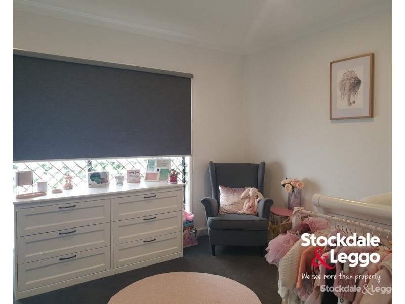 8 Lemnos Walk, Greenvale VIC 3059
