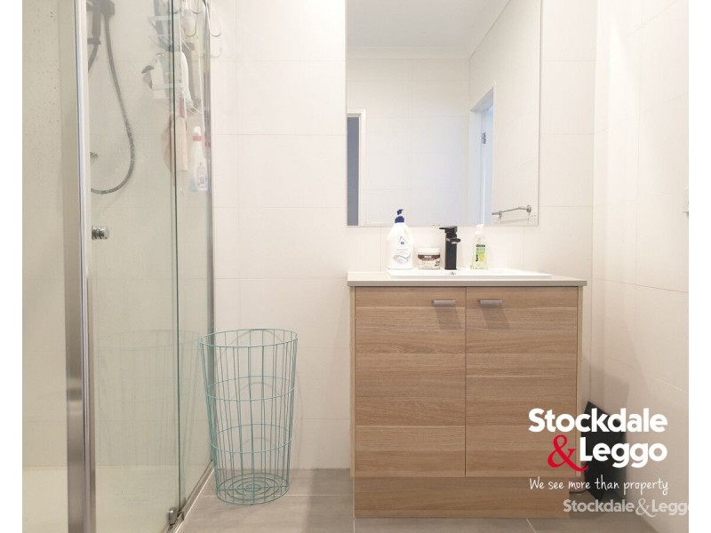 8 Lemnos Walk, Greenvale VIC 3059