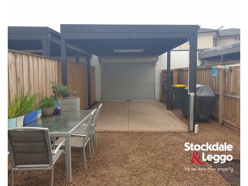 8 Lemnos Walk, Greenvale VIC 3059