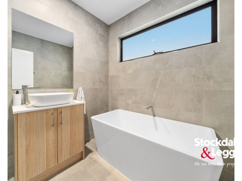 2/21 Sandra Avenue, Fawkner VIC 3060