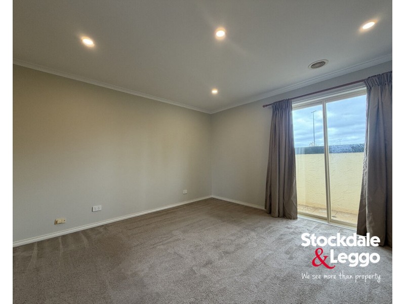 76 Yeats Drive, Delahey VIC 3037