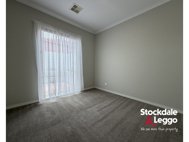 76 Yeats Drive, Delahey VIC 3037