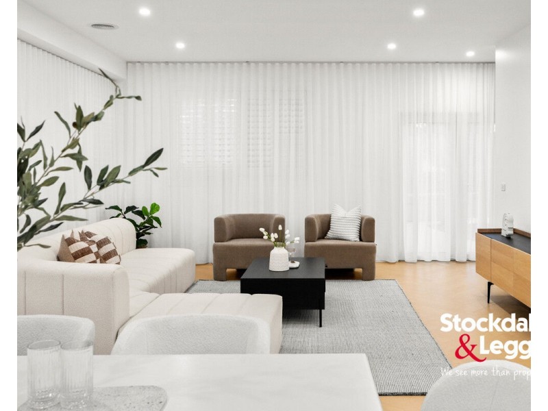 2 Cosdown Close, Gladstone Park VIC 3043